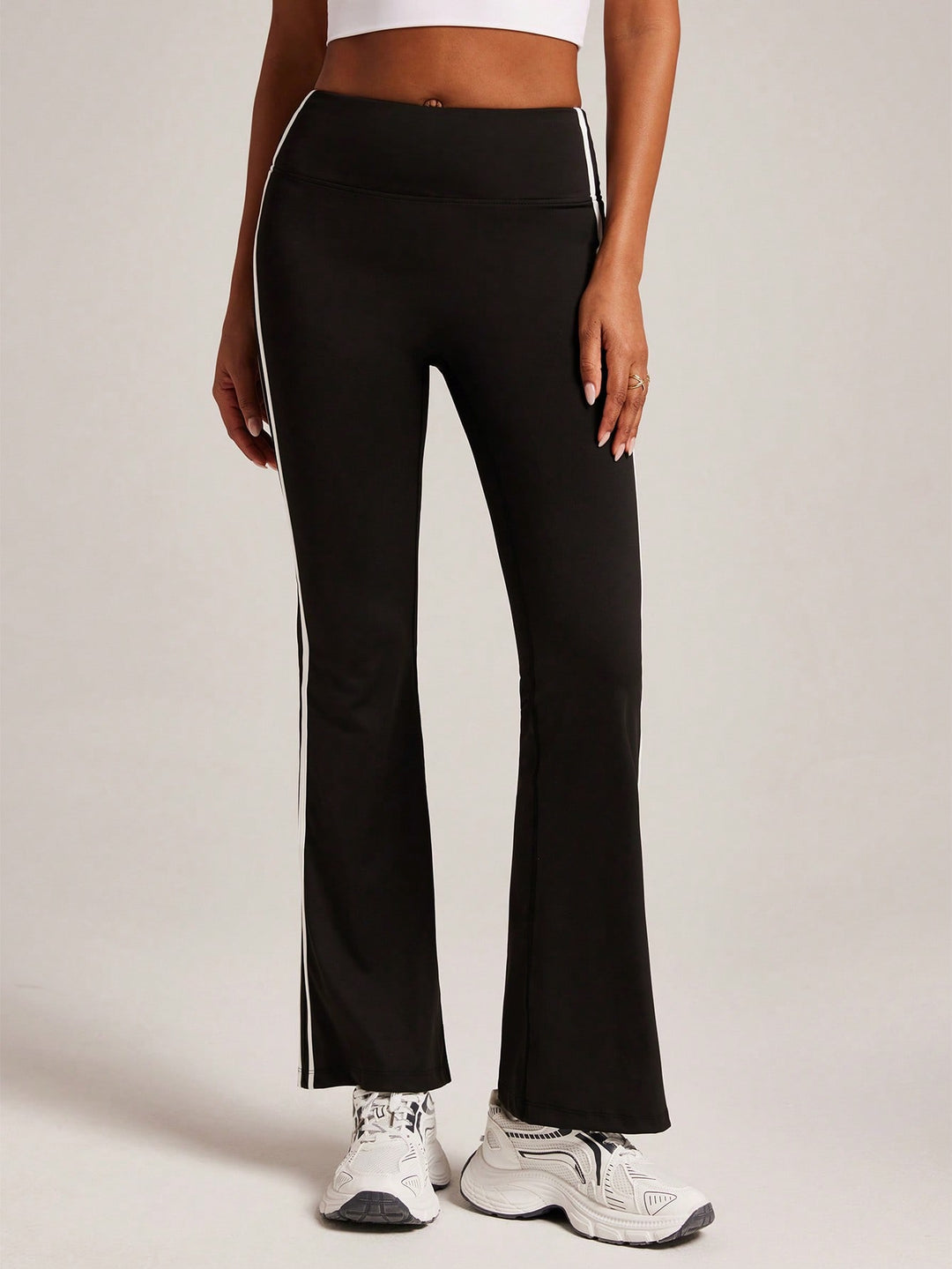 Pantaloni SHEIN, negru
