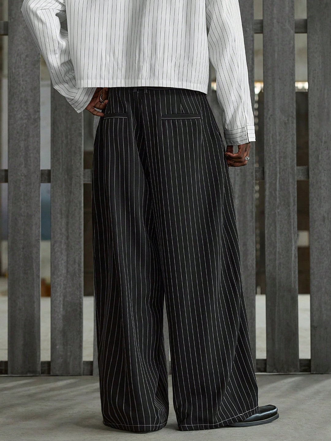 Pantalon SHEIN, negru