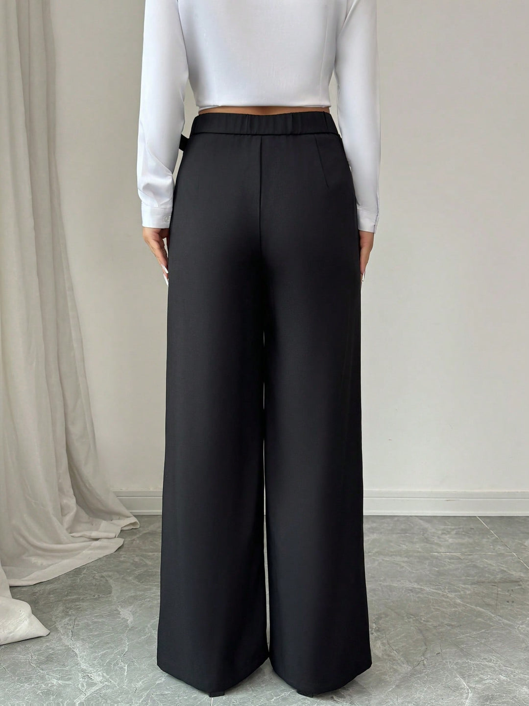 Pantaloni SHEIN, negru