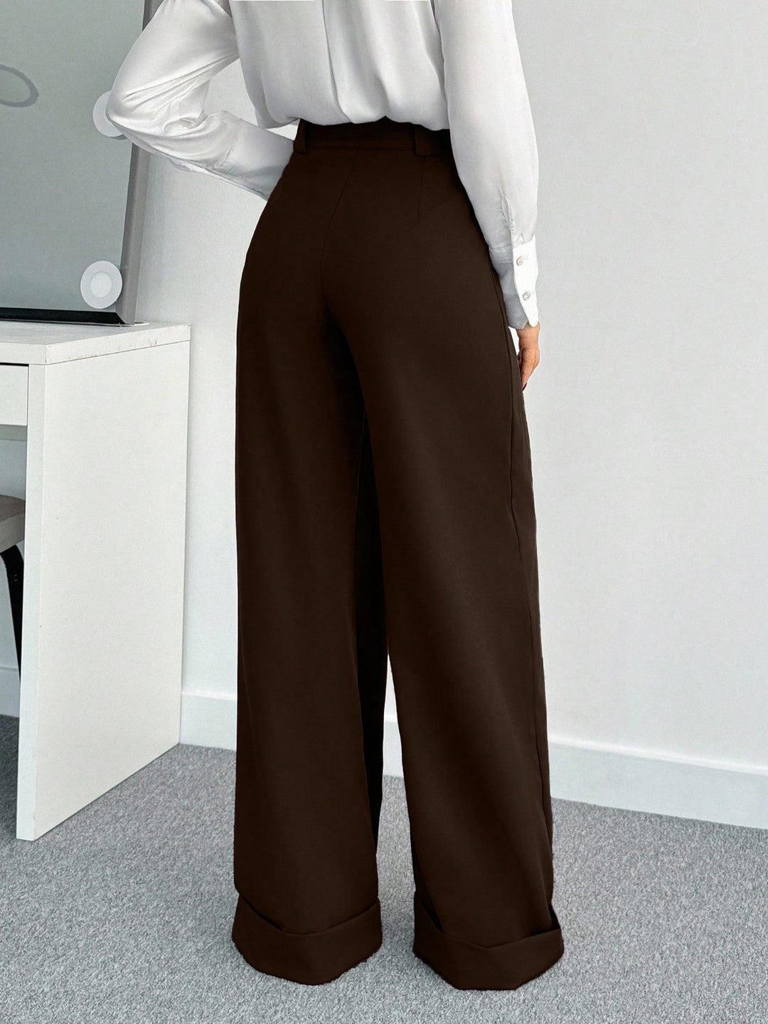 Pantaloni SHEIN, maro