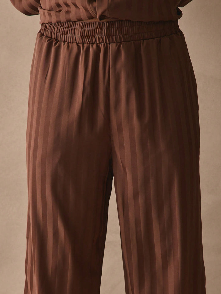 Pantalon SHEIN, maro