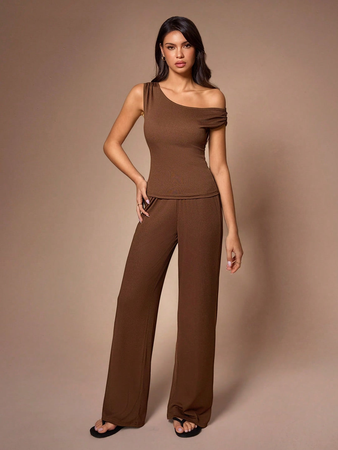Compleu pijamale SHEIN, maro