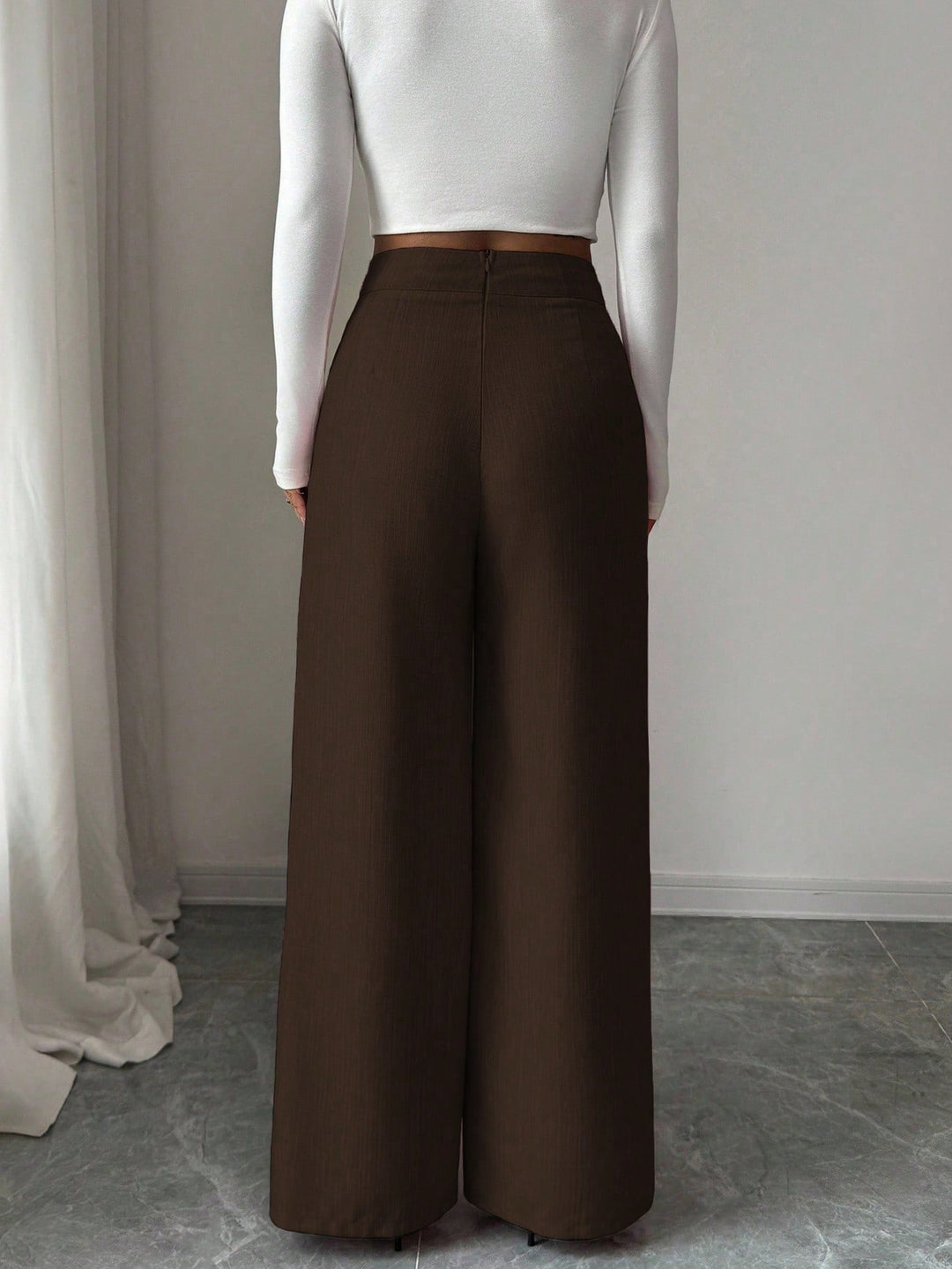 Pantaloni Shein, Maro