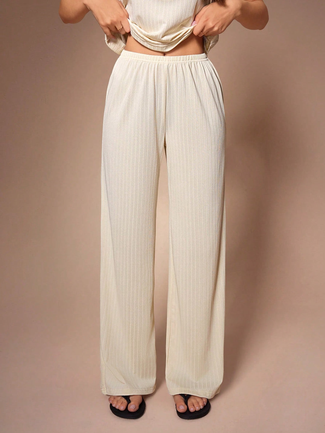Set pijamale SHEIN, bej