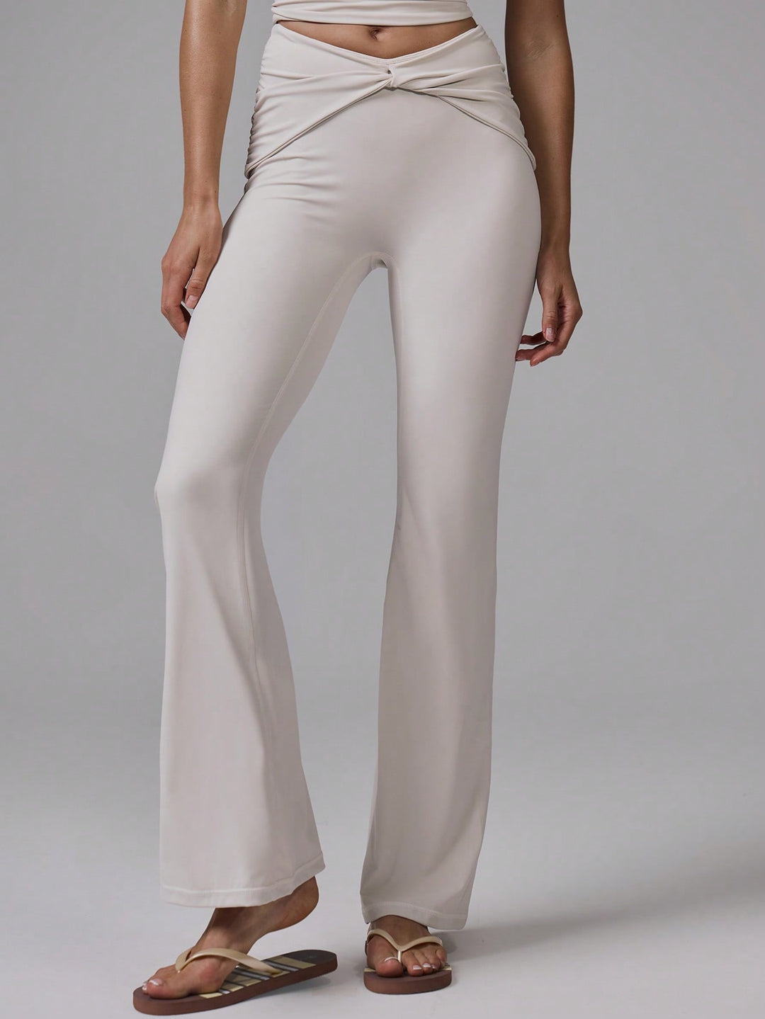 Pantaloni SHEIN, kaki