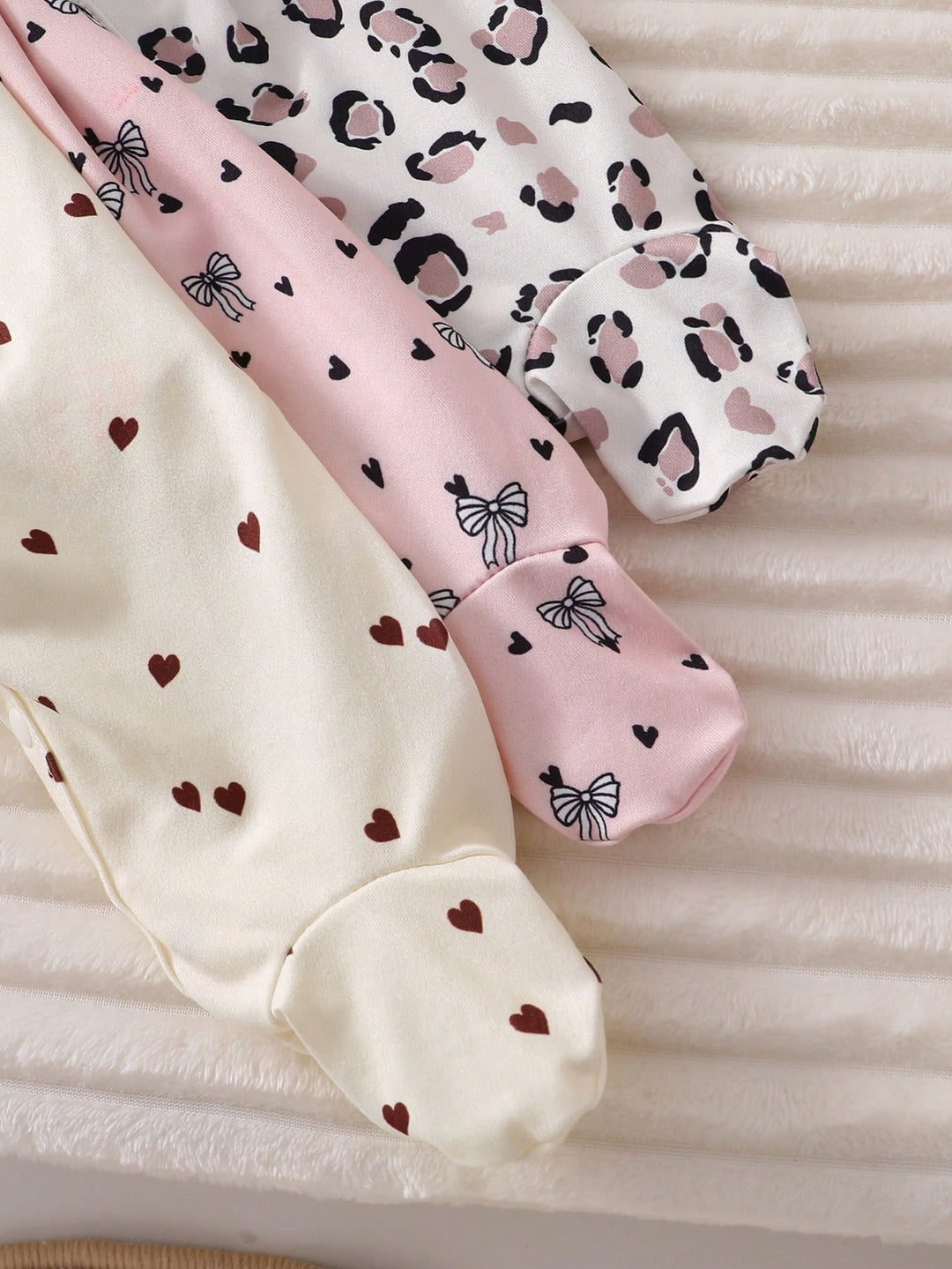 Pijama SHEIN, mix culori