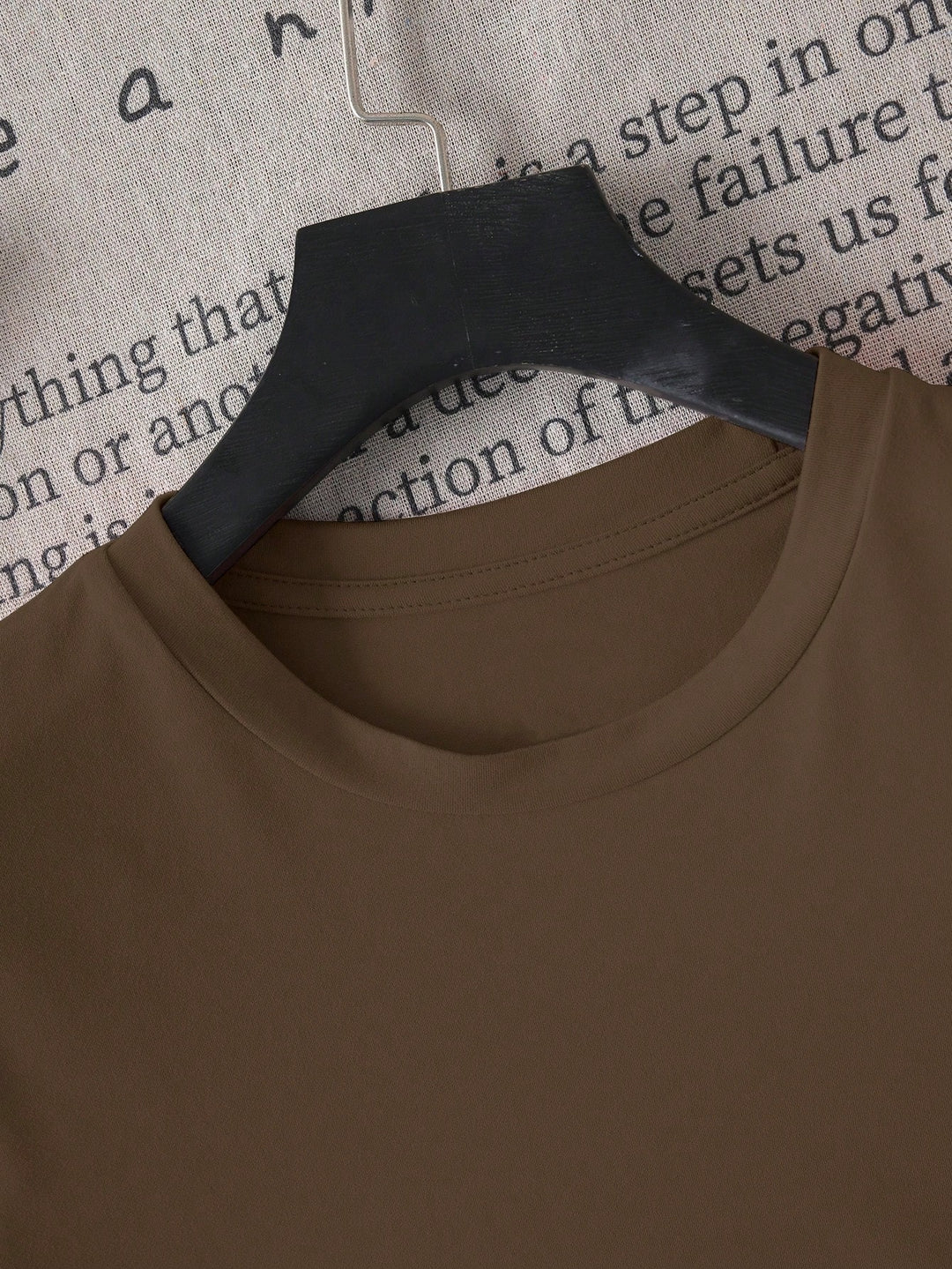 Tricou SHEIN, maro