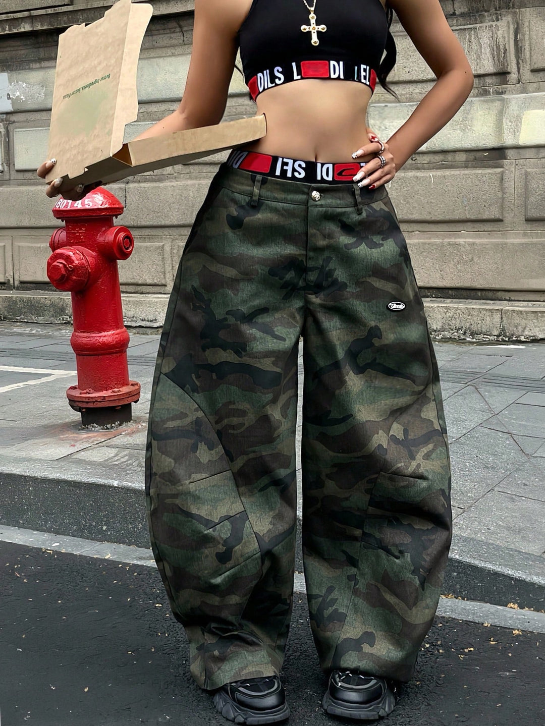 Pantaloni SHEIN, kaki