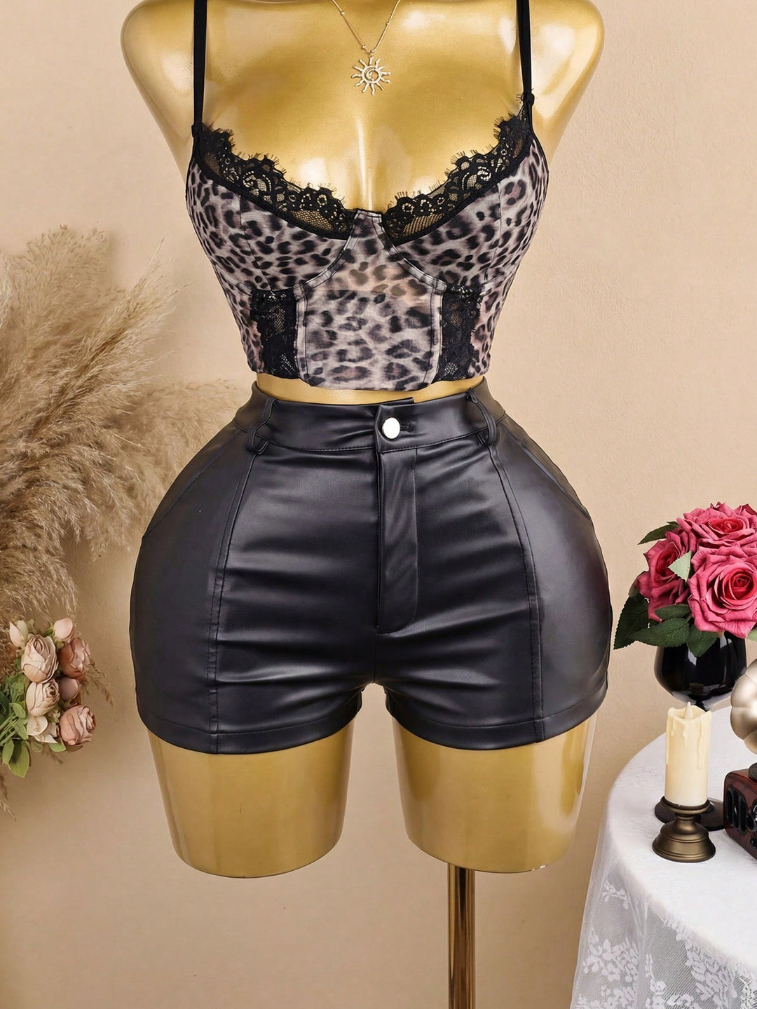 Pantaloni scurți SHEIN, negru