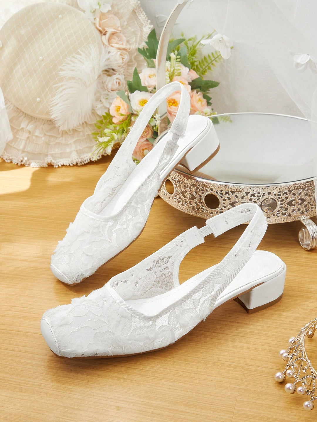 Pantofi cu toc SHEIN, alb