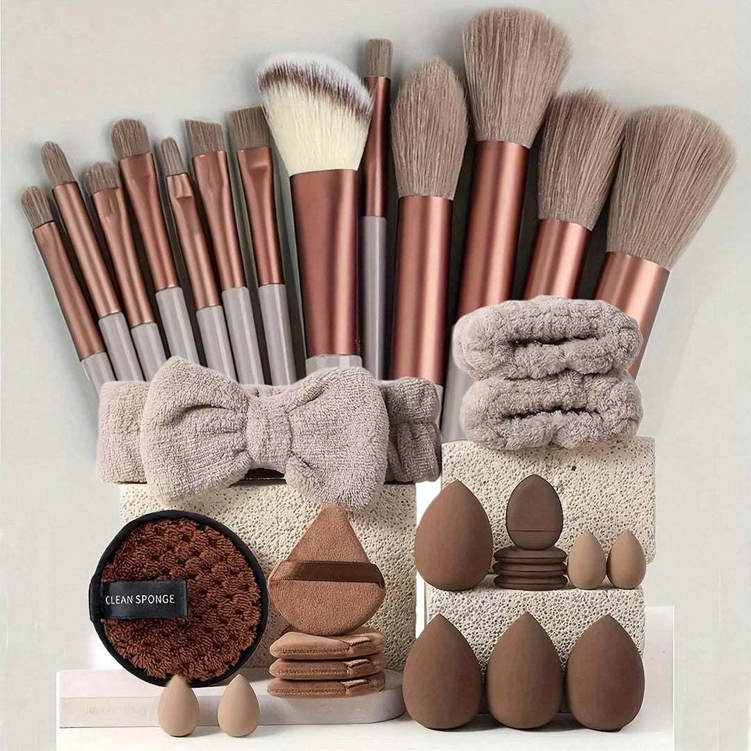 Set de perii SHEIN, mix culori
