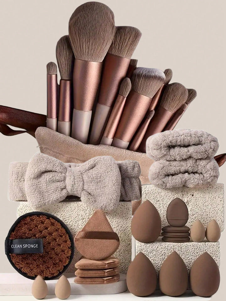 Set de perii SHEIN, mix culori