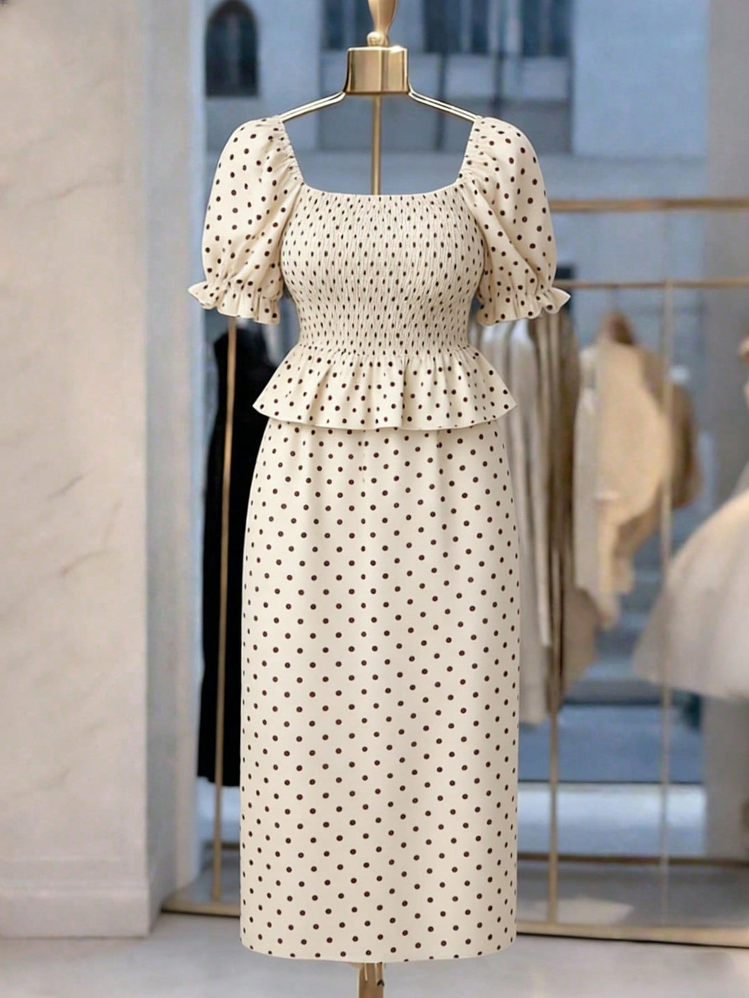 SHEIN együttes, bézs