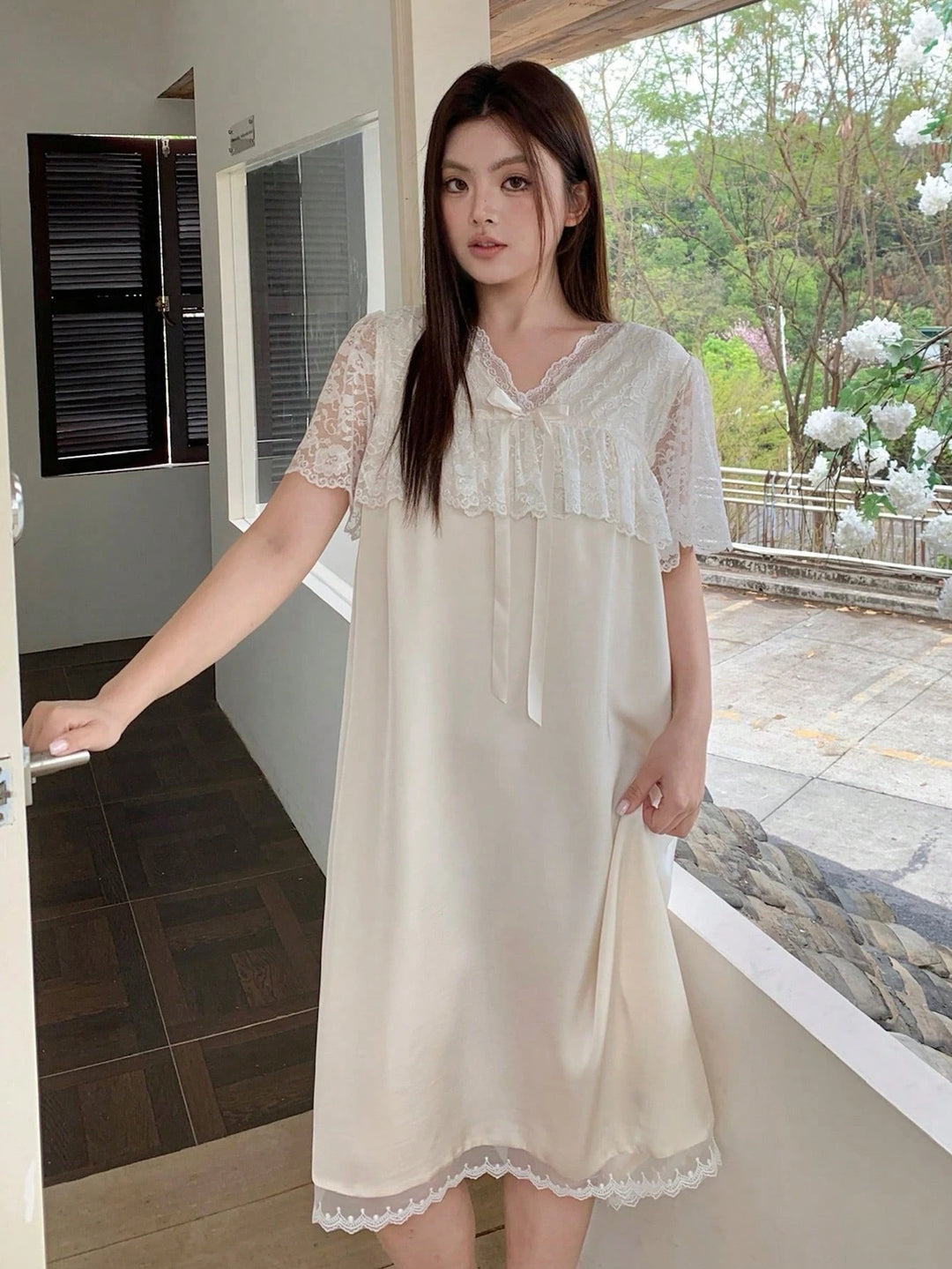 Rochie de noapte SHEIN, crem