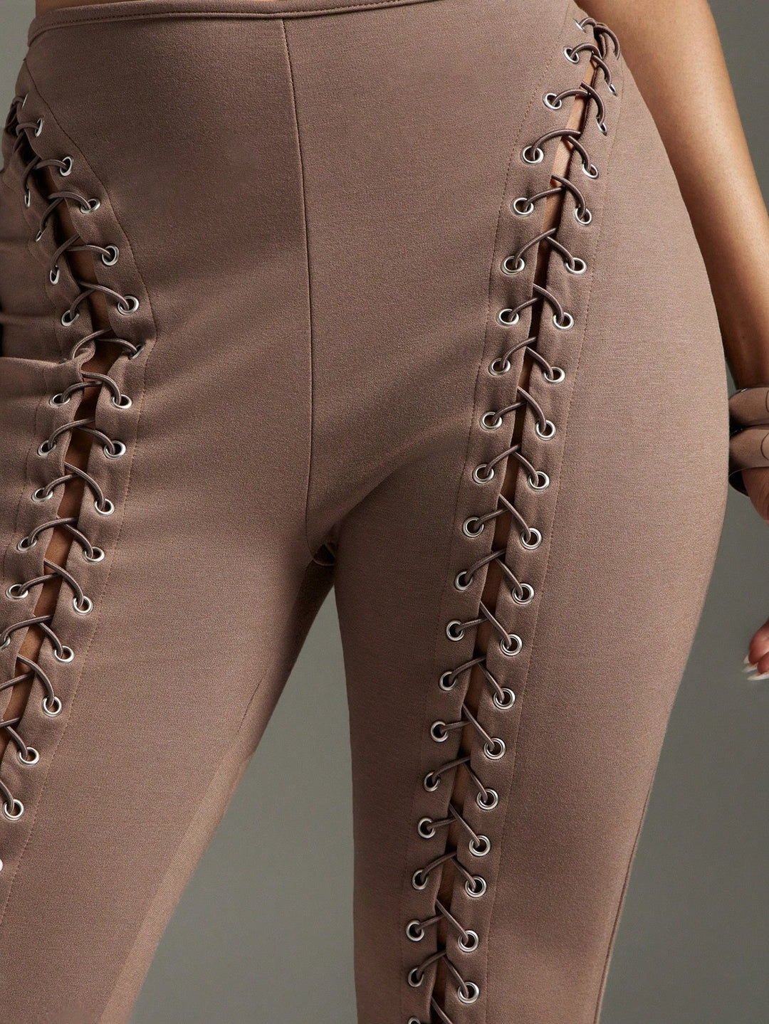 Pantaloni SHEIN, maro