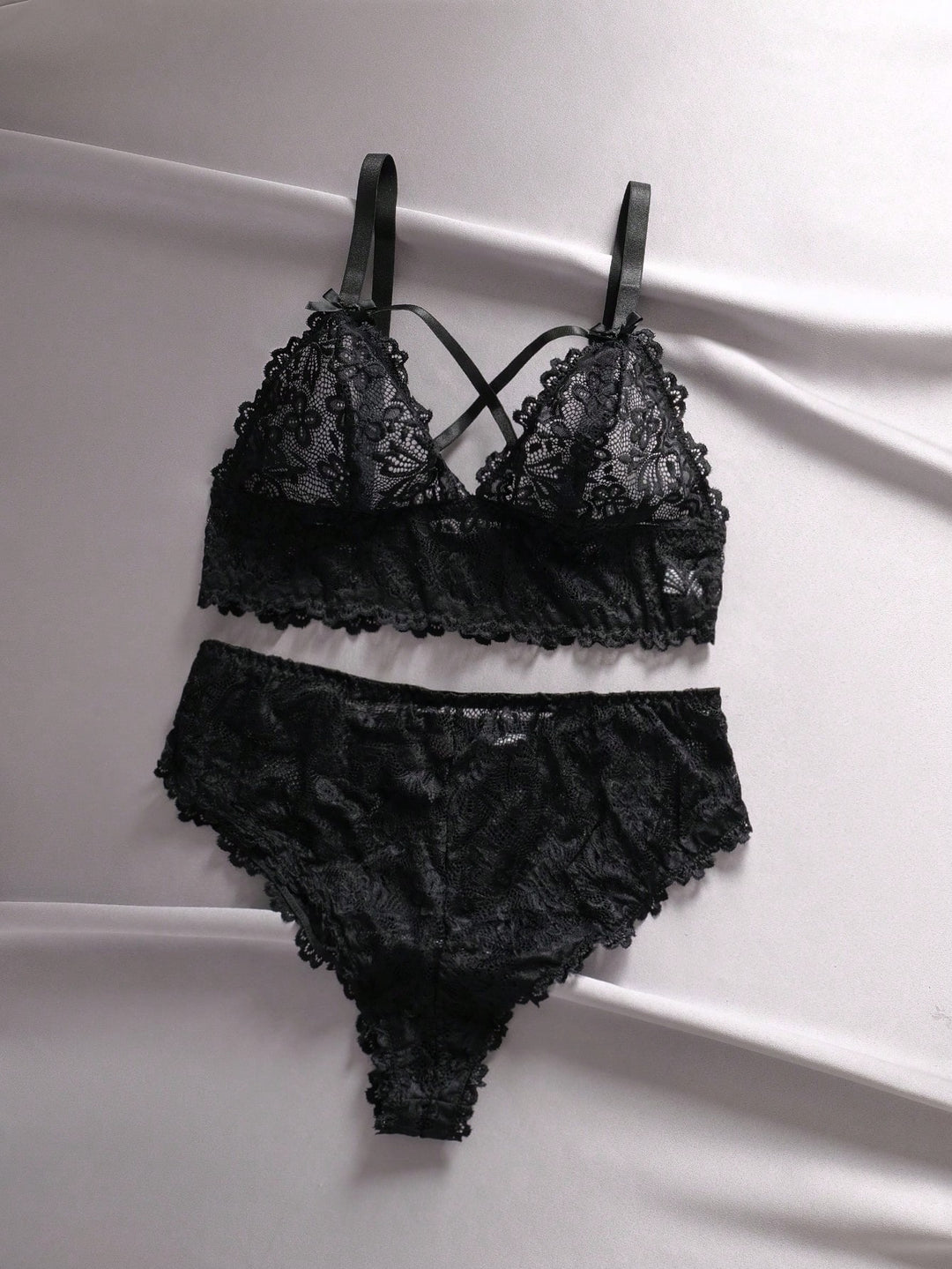 Set sutien și chilot SHEIN, negru