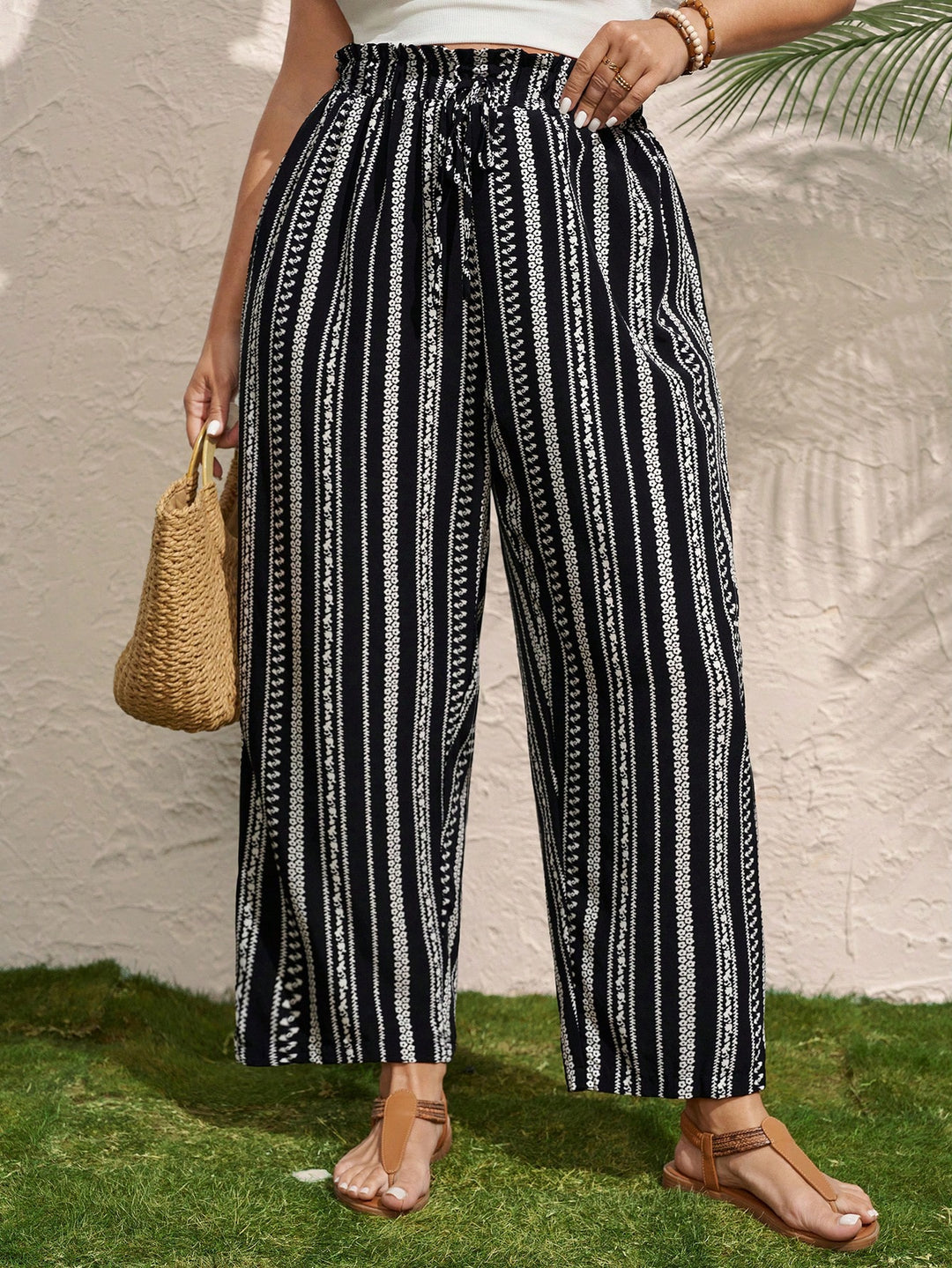 Pantaloni SHEIN, negru