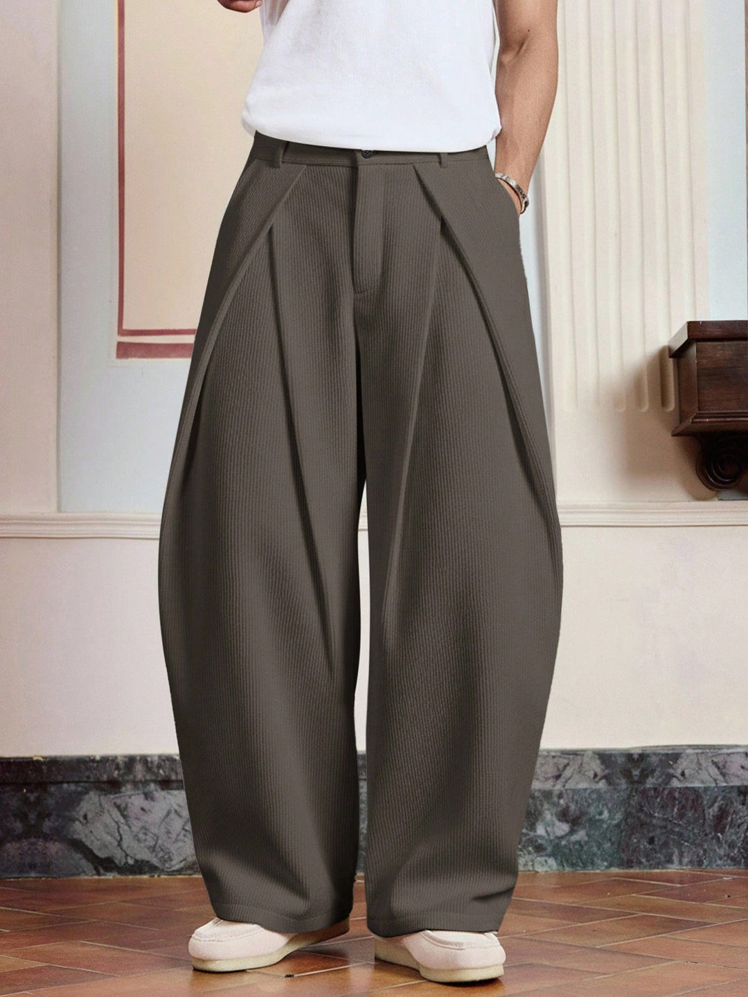 Pantalon SHEIN, maro