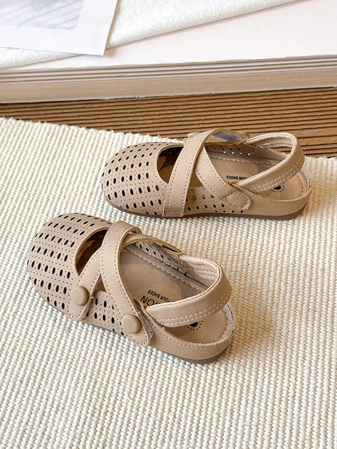 Sandale SHEIN, kaki