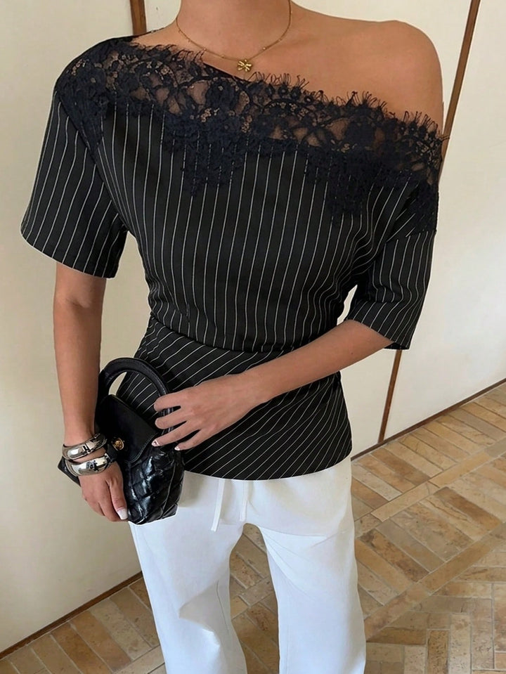 Top cu dantelă asimetric SHEIN, negru
