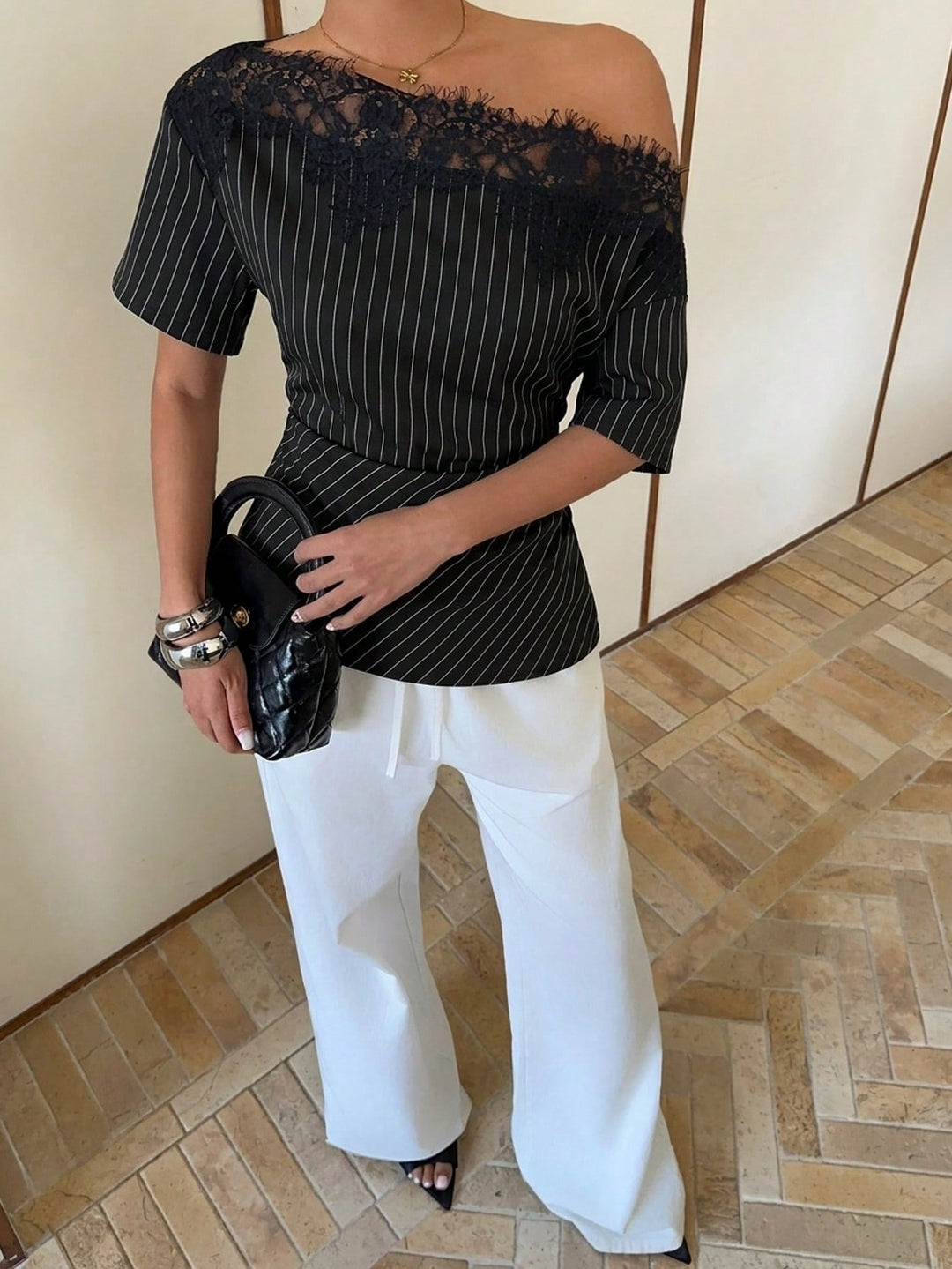 Top cu dantelă asimetric SHEIN, negru
