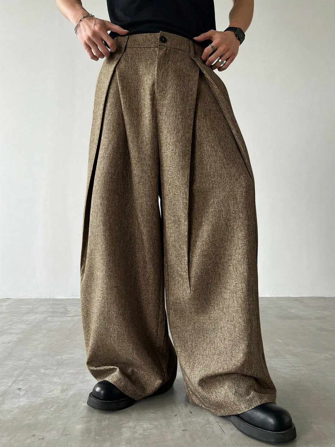 Pantalon SHEIN, maro