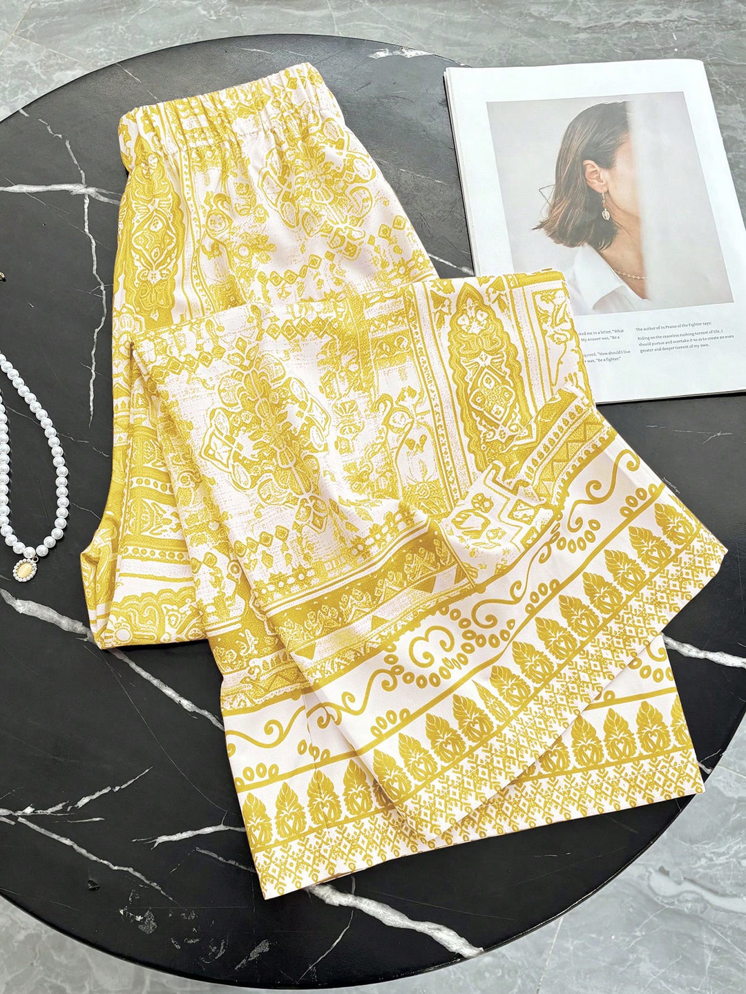 Pantaloni SHEIN, galben