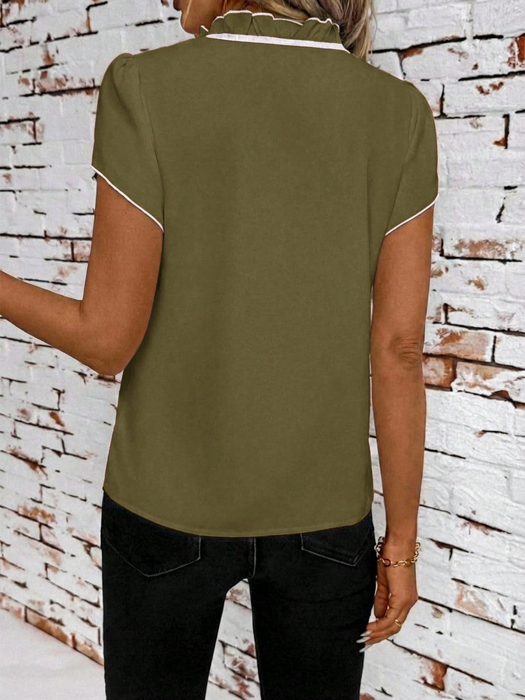 Tricou SHEIN, kaki