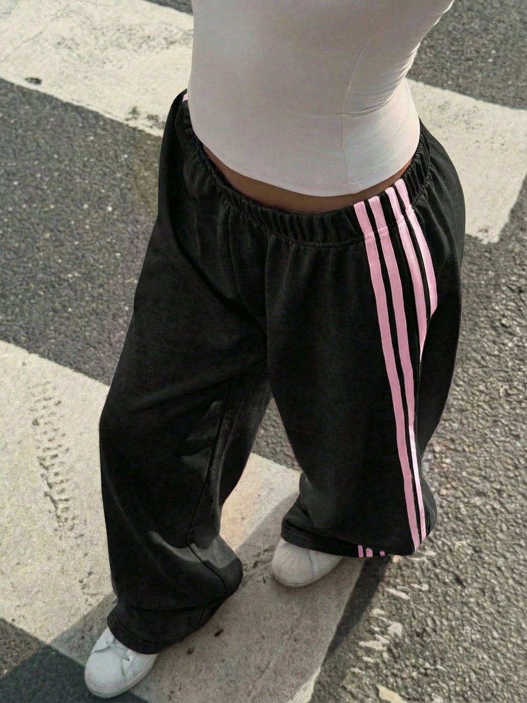 Pantaloni SHEIN, negru