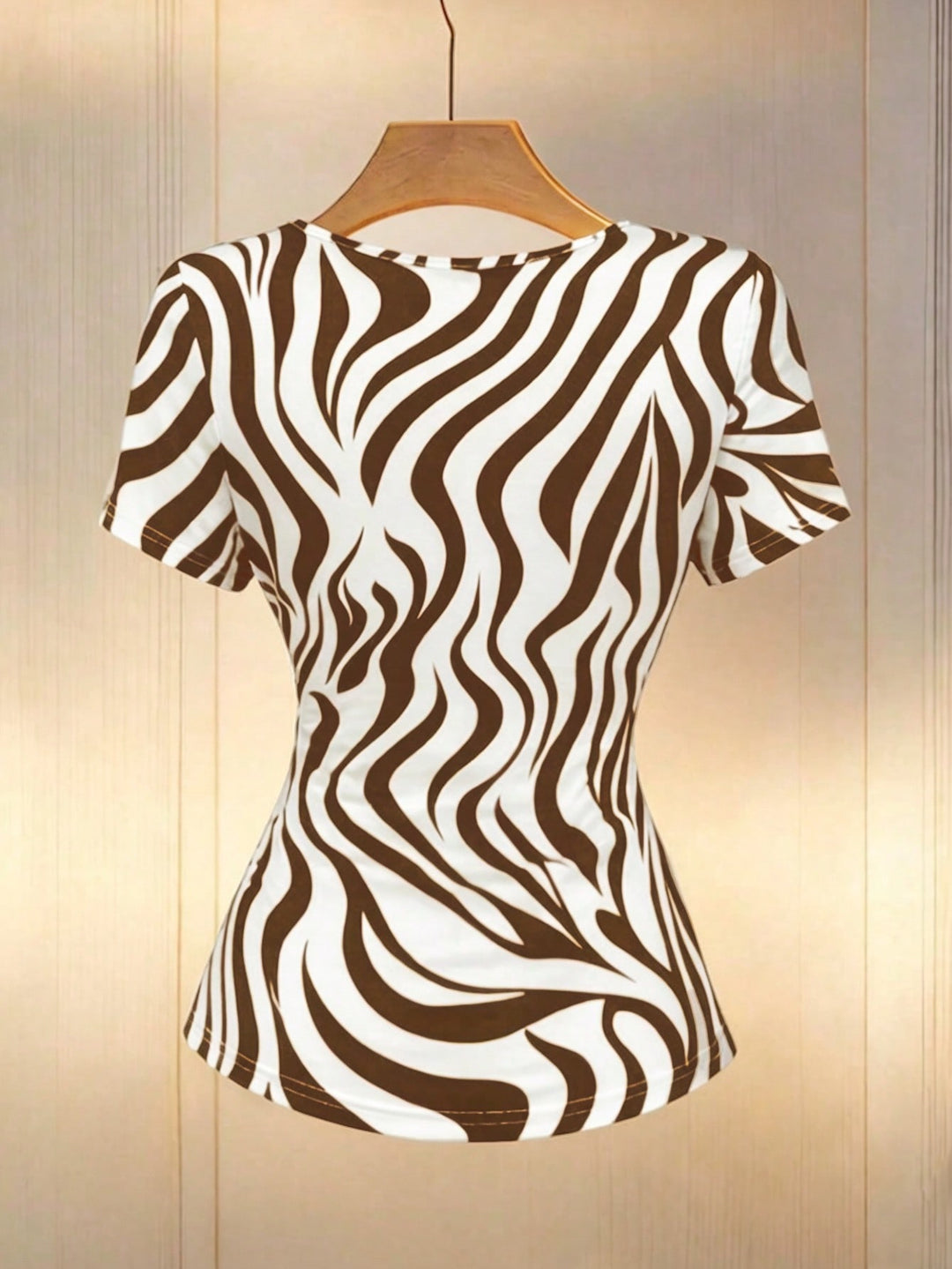 Tricou SHEIN, maro
