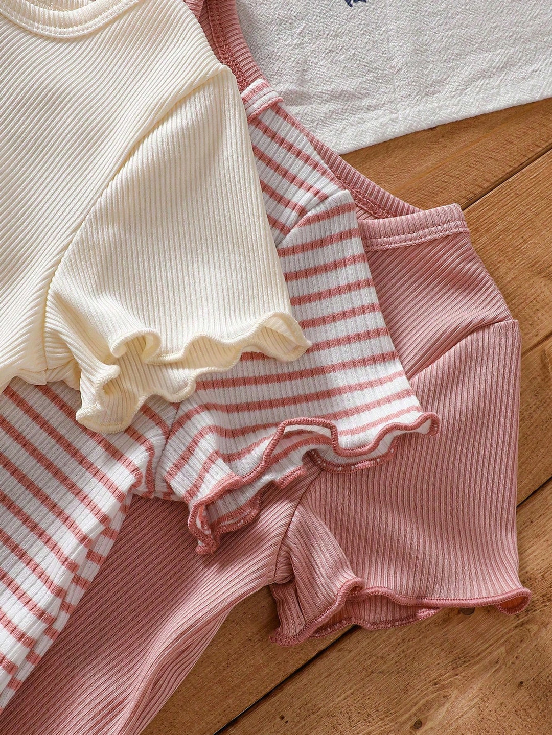 Set tricou SHEIN, mix culori