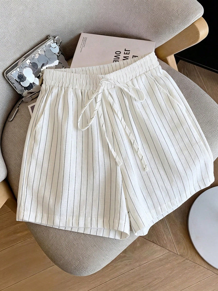 Pantaloni scurți SHEIN, alb