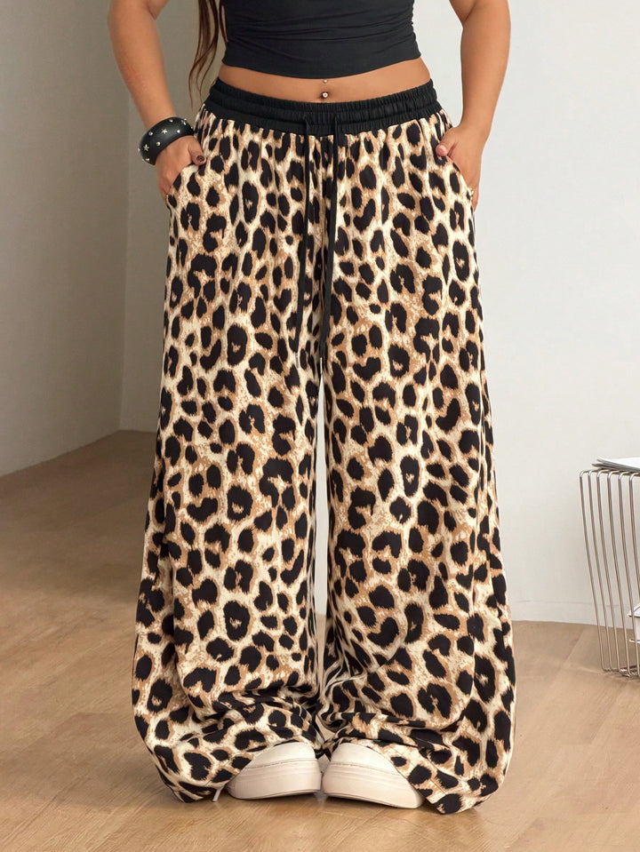 Pantaloni SHEIN, maro