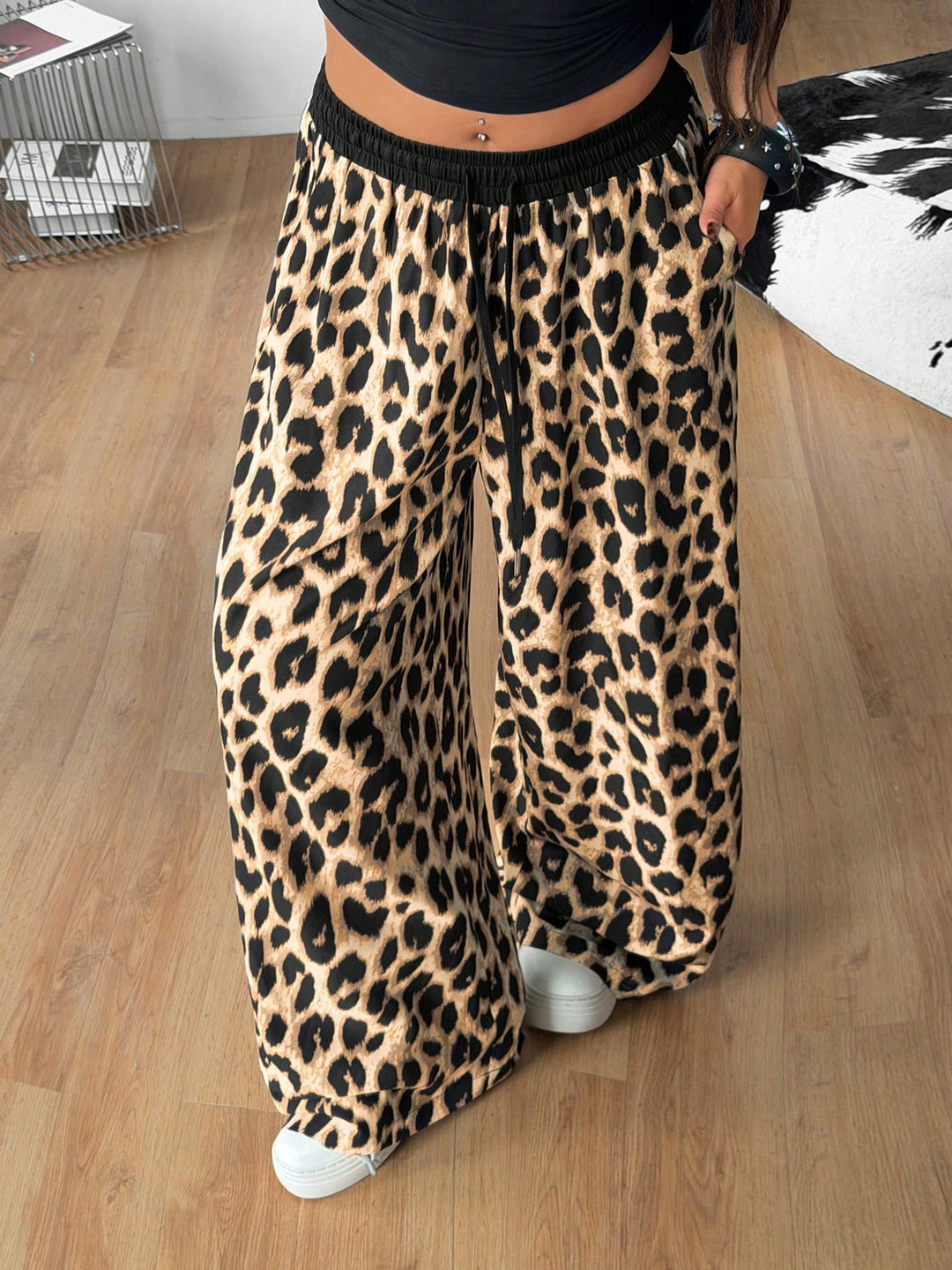 Pantaloni SHEIN, maro