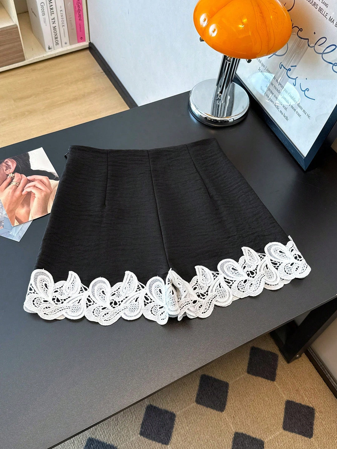 Pantaloni scurți SHEIN, negru