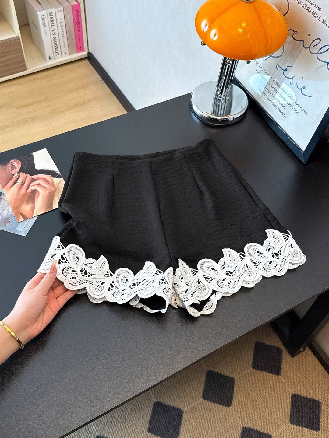 Pantaloni scurți SHEIN, negru