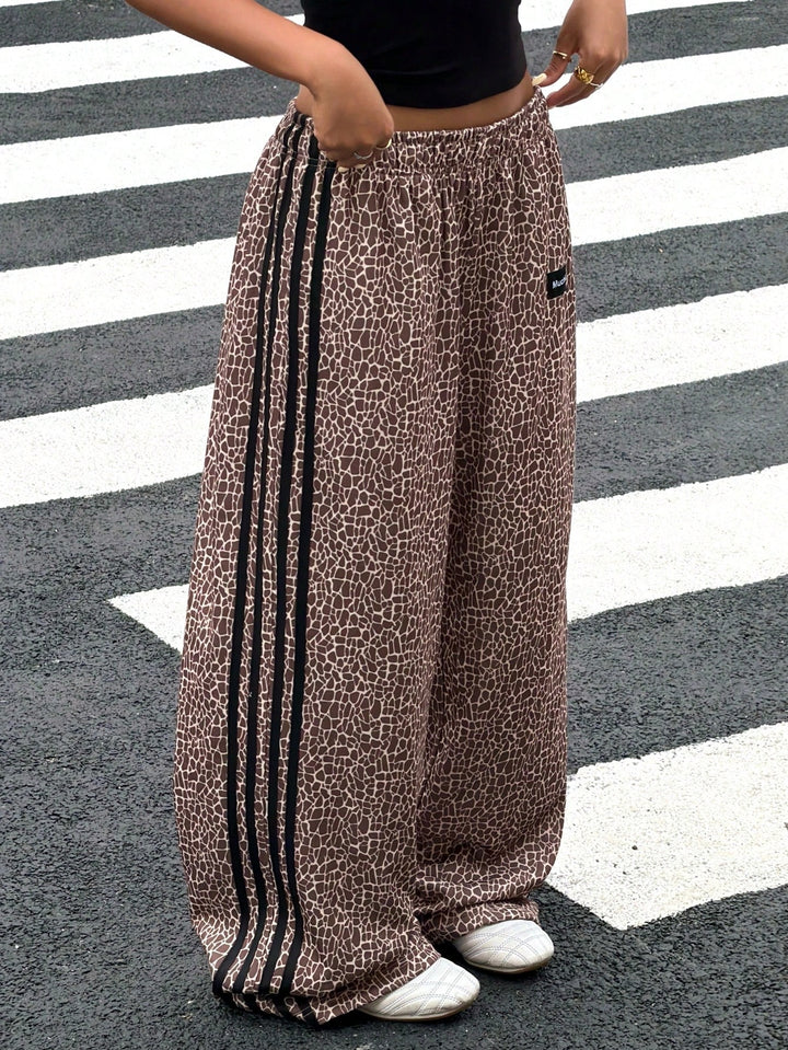 Pantaloni SHEIN, maro