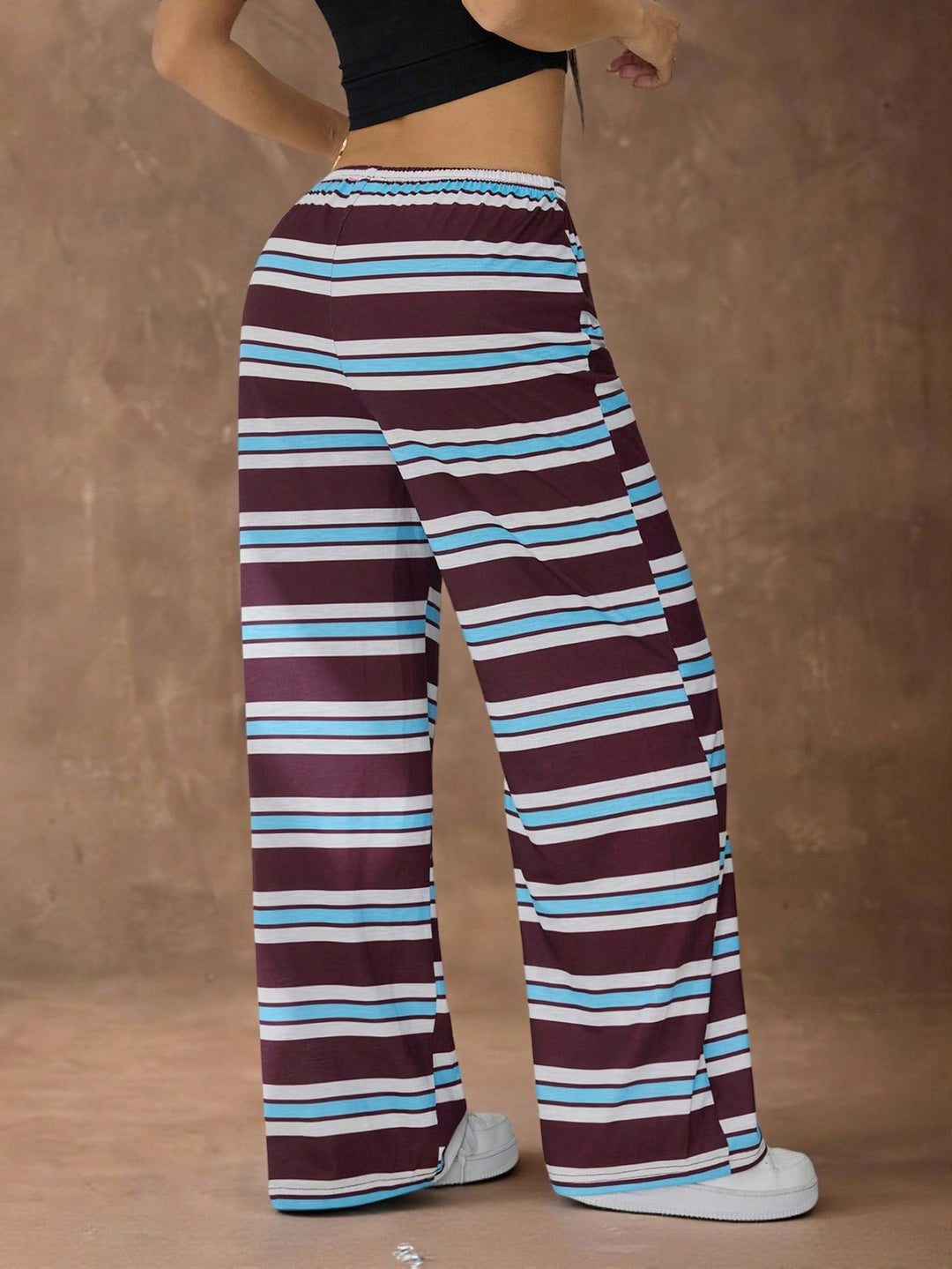 Pantaloni SHEIN, maro