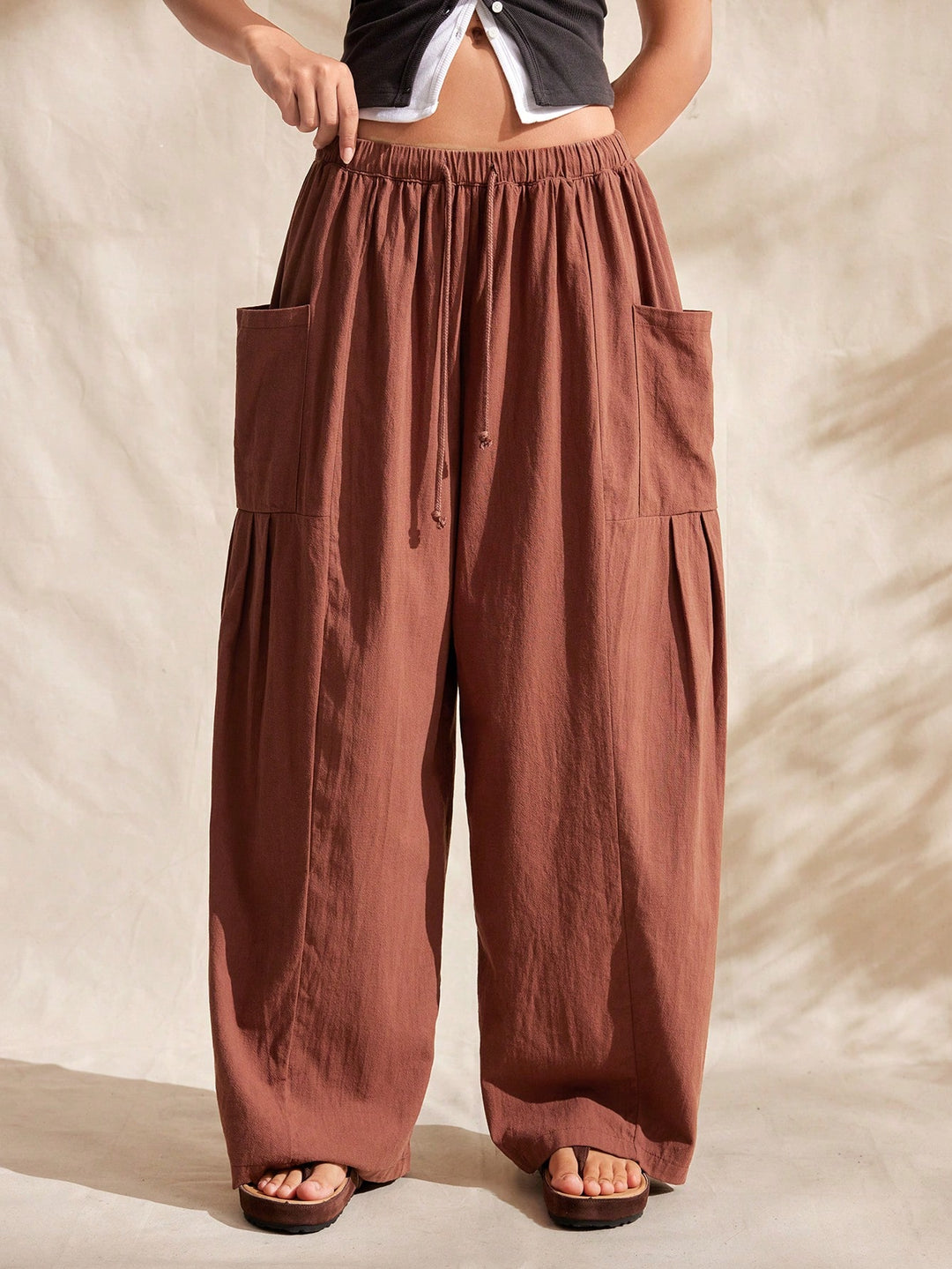 Pantaloni SHEIN, maro