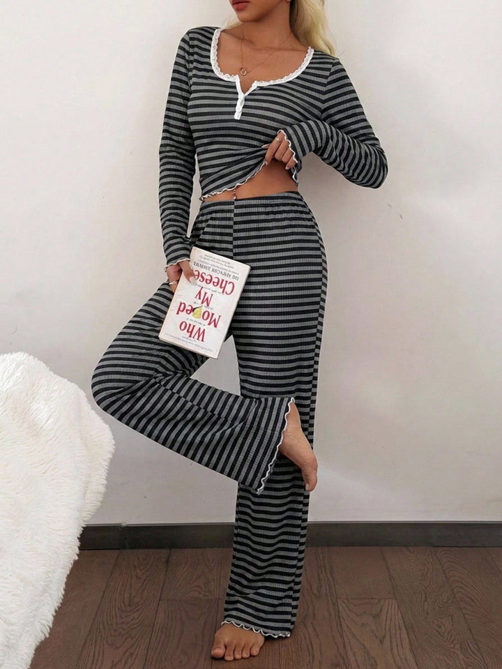 Pijama SHEIN, mix culori