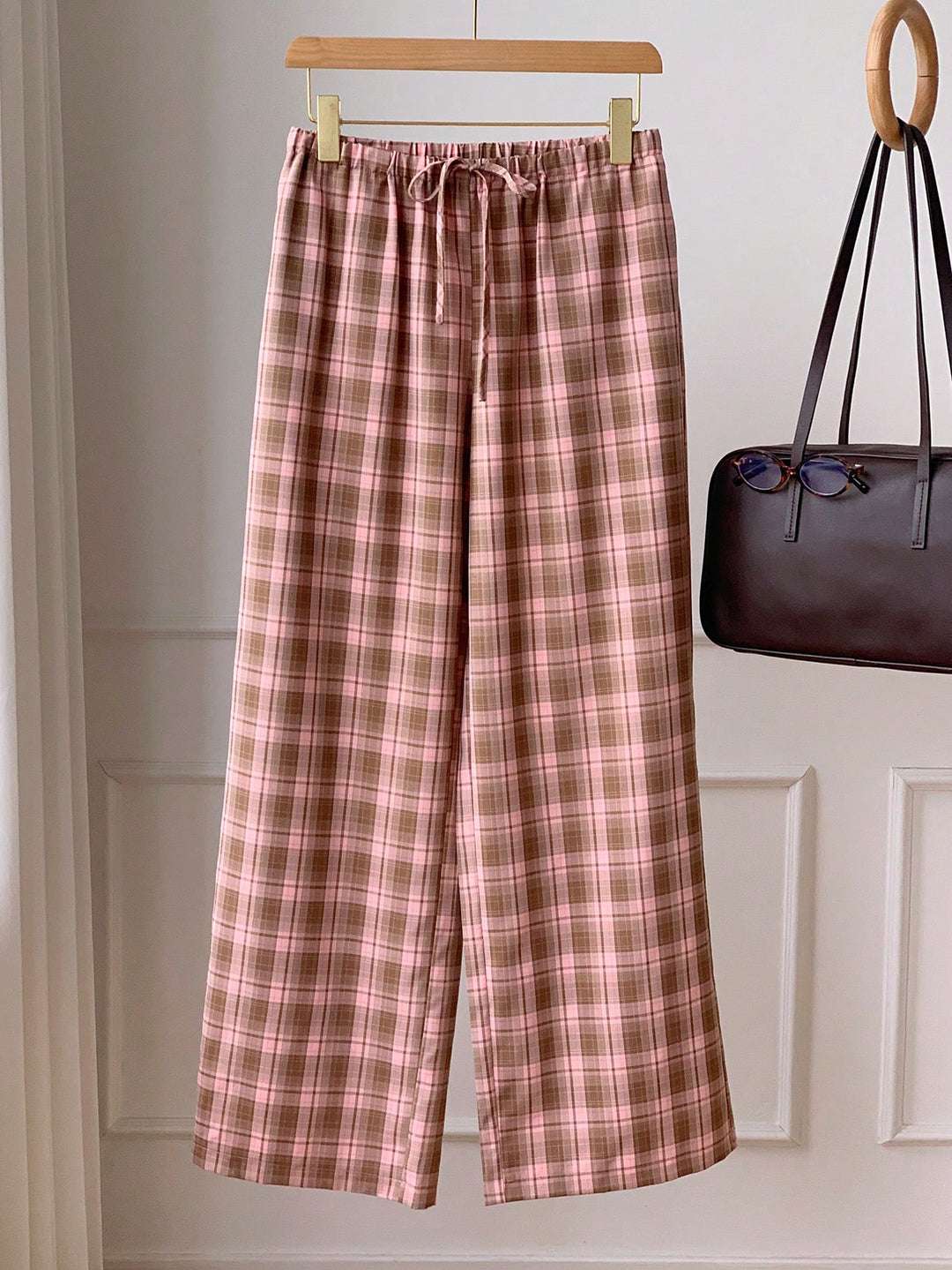 Pantaloni SHEIN, roz