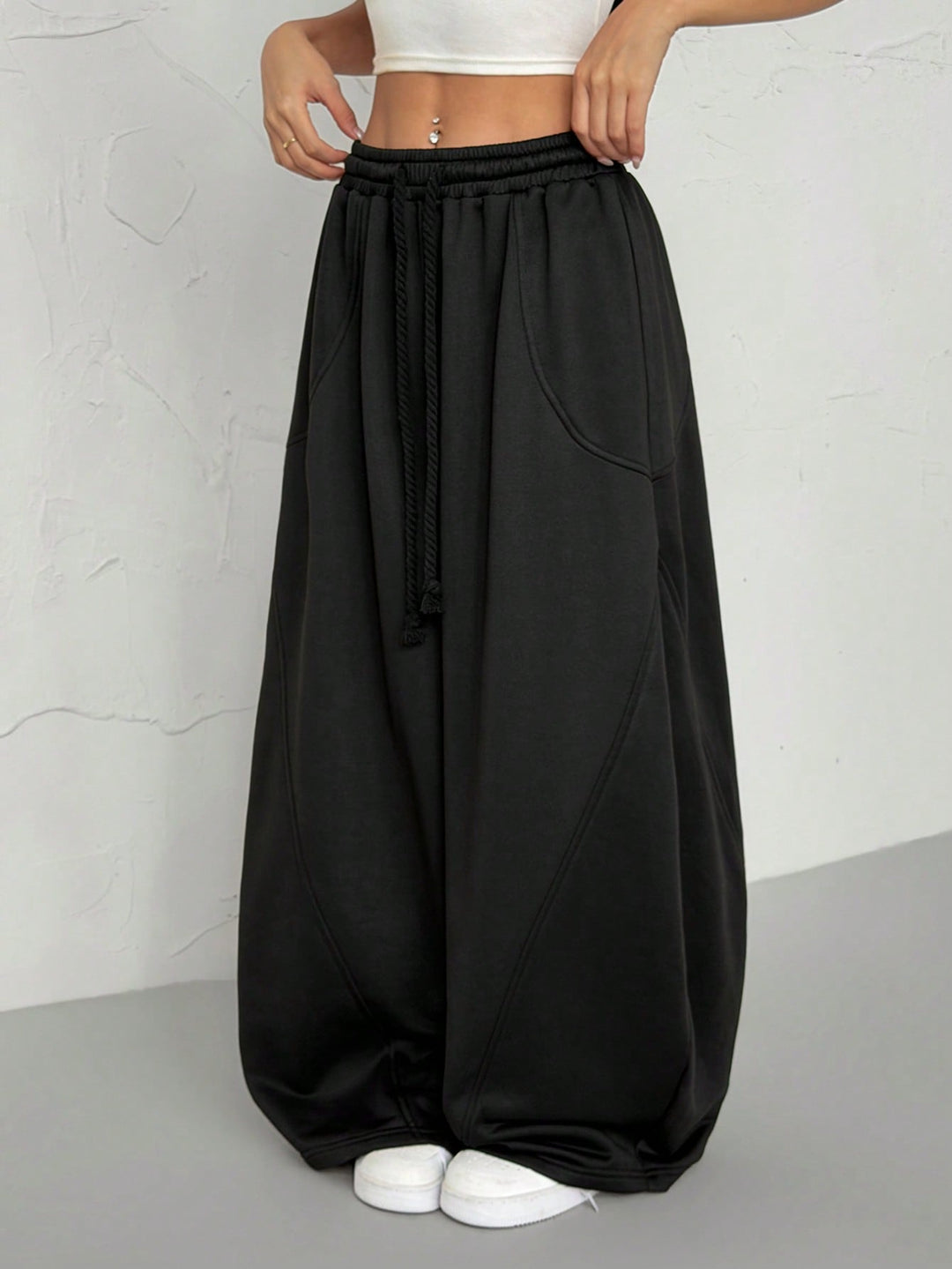 Pantaloni SHEIN, negru