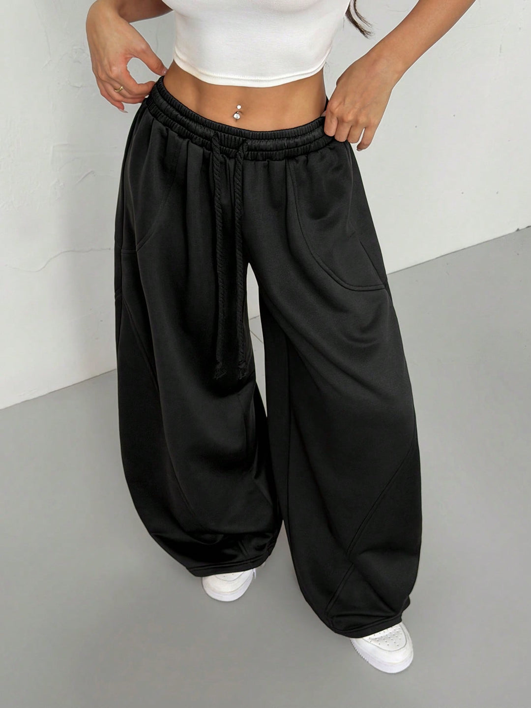 Pantaloni SHEIN, negru