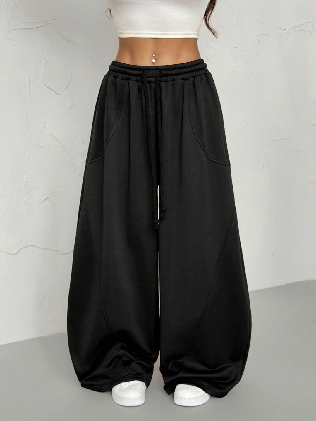 Pantaloni SHEIN, negru