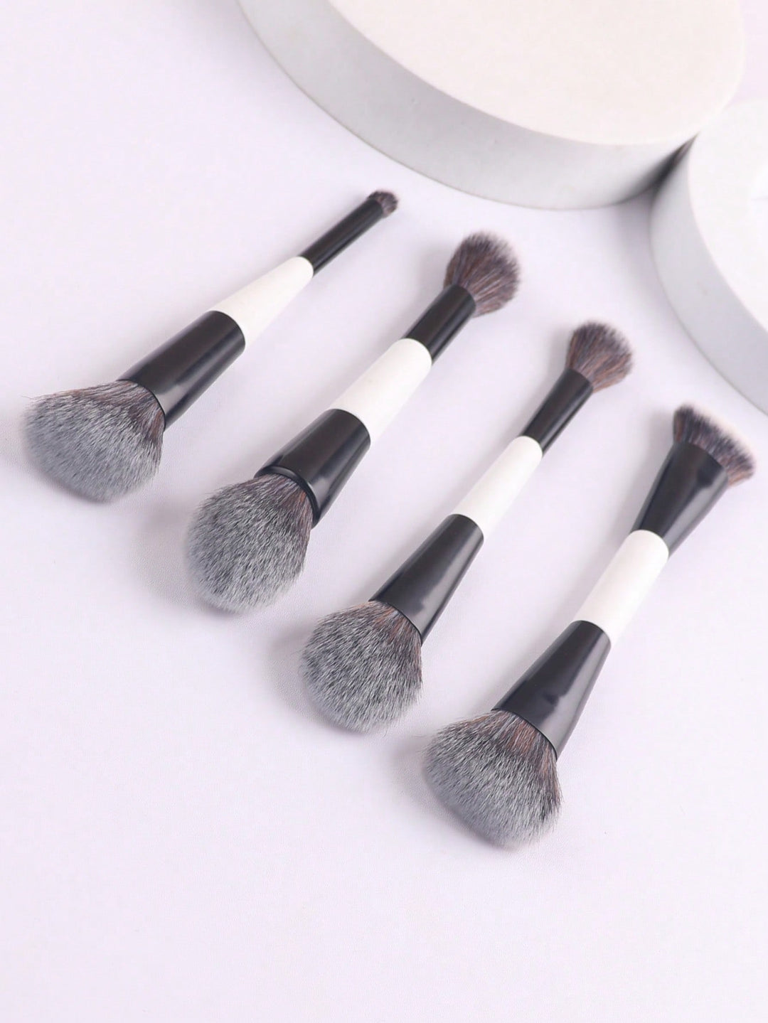 Set de perii SHEIN, mix culori