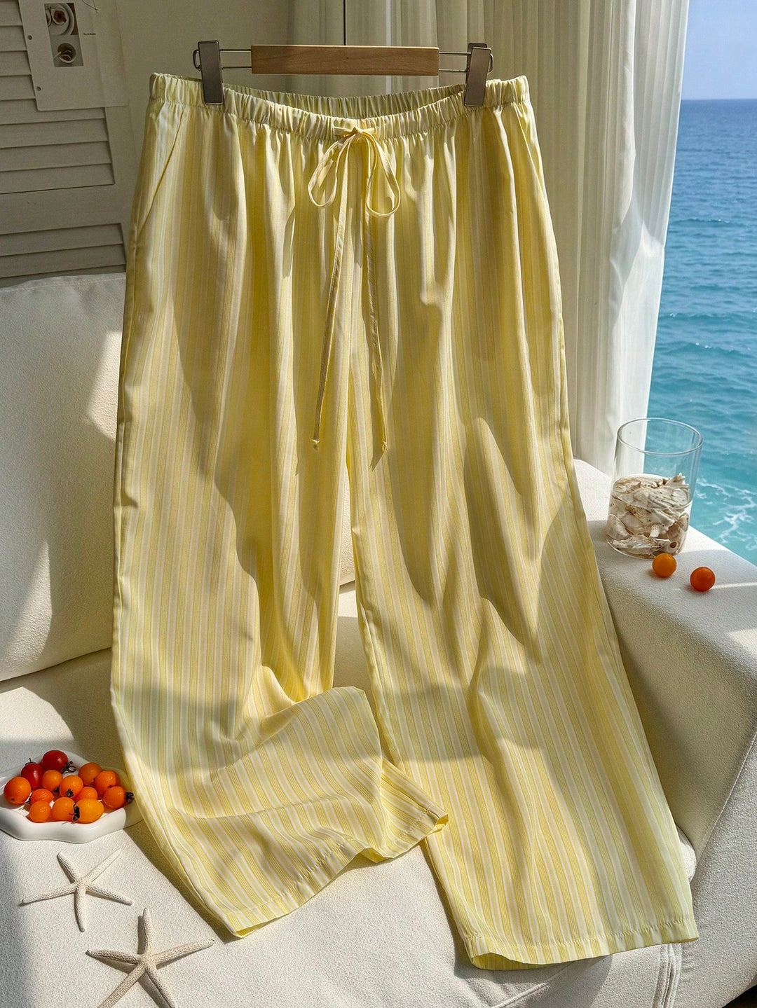 Pantaloni SHEIN, galben