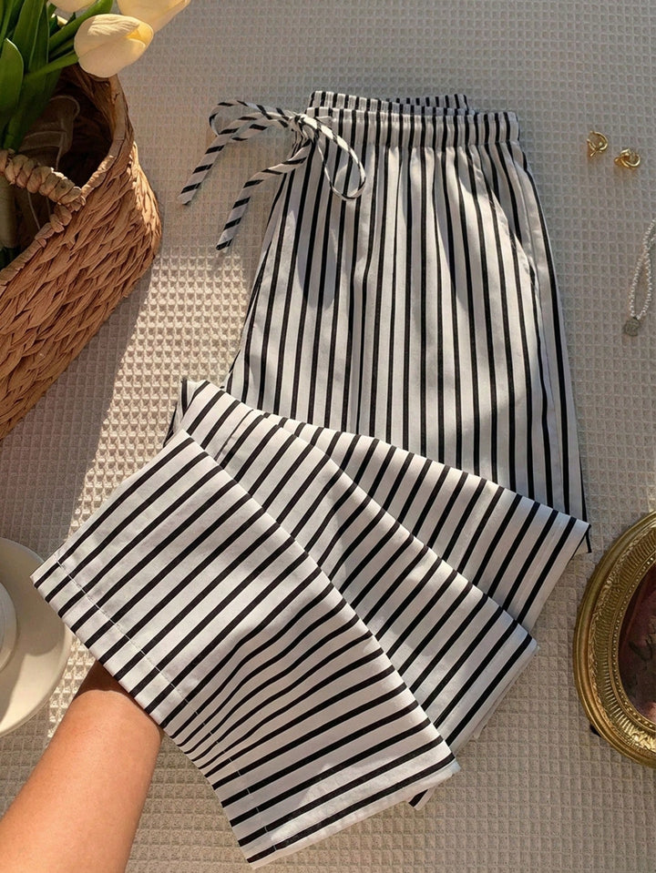 Pantaloni SHEIN, negru