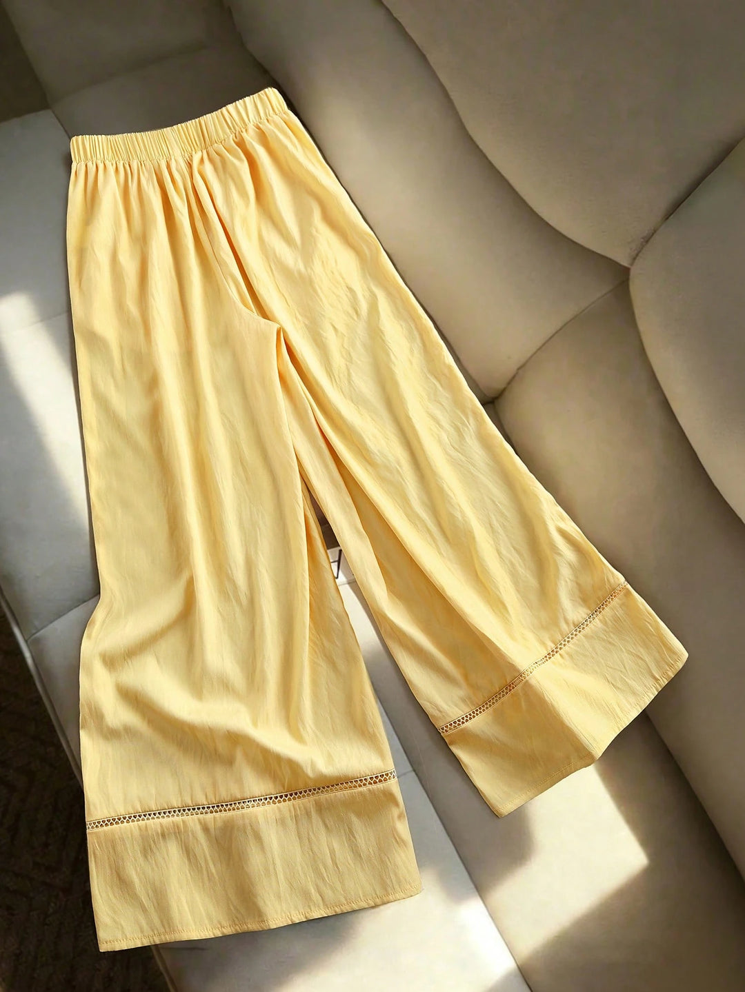 Pantaloni SHEIN, galben