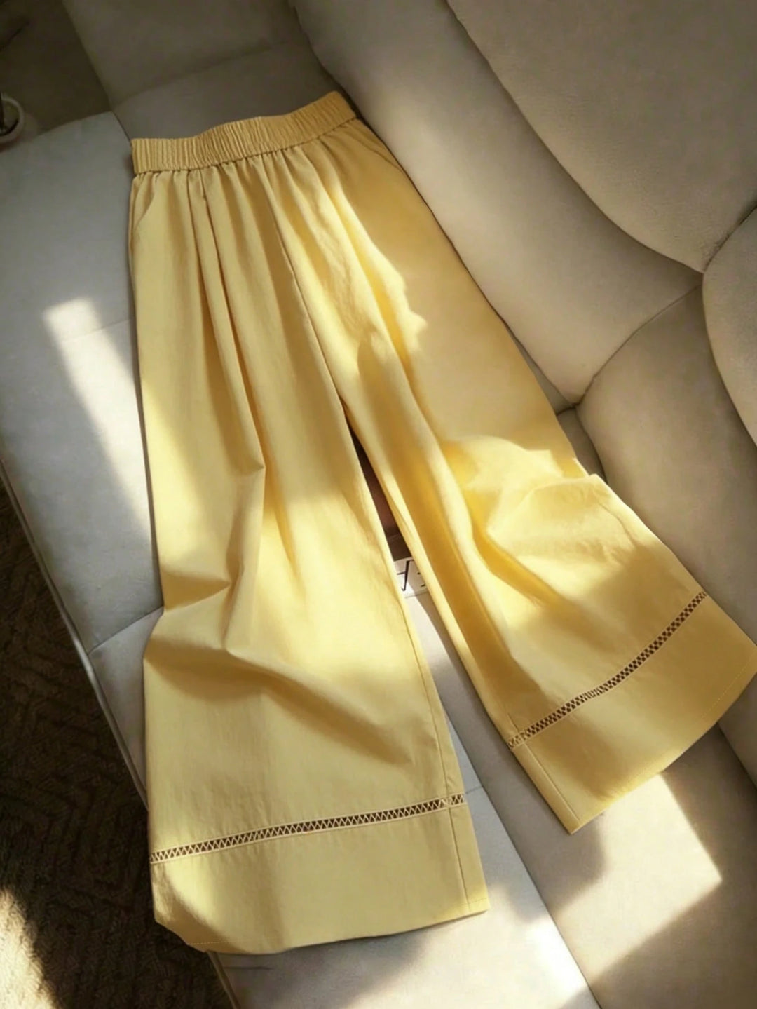 Pantaloni SHEIN, galben