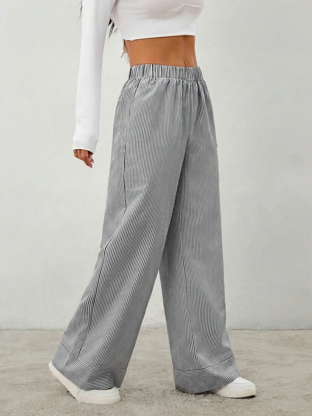 Pantaloni SHEIN, negru
